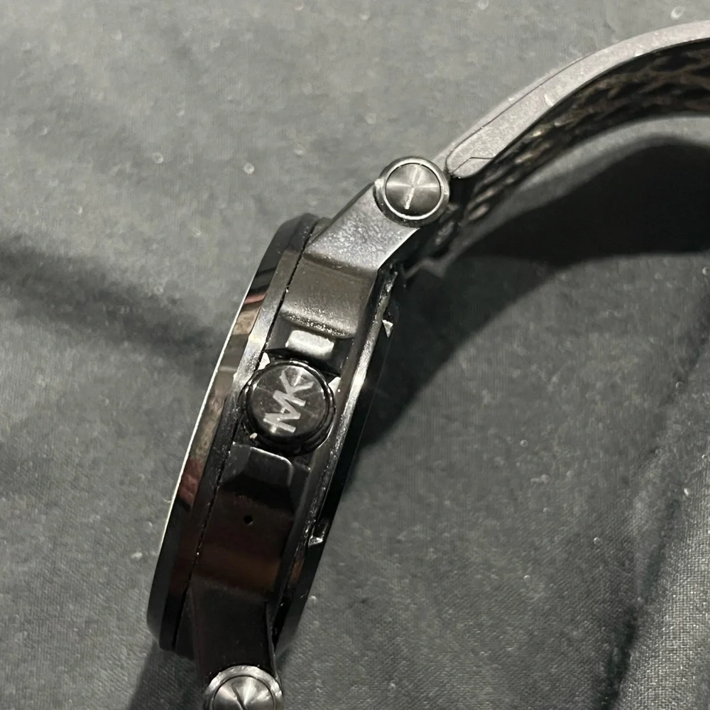 Michael Kors Smartwatch - Picture 2 of 11